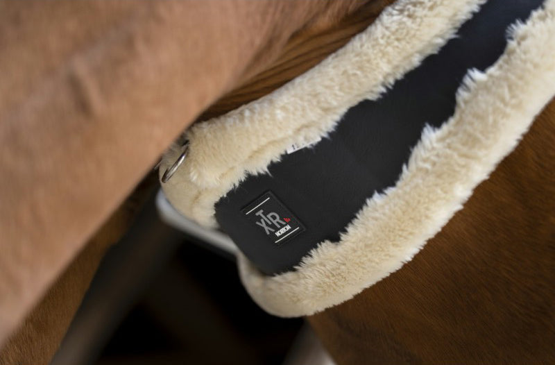 Norton XTR Sattelgurt aus synthetischem Schaffell